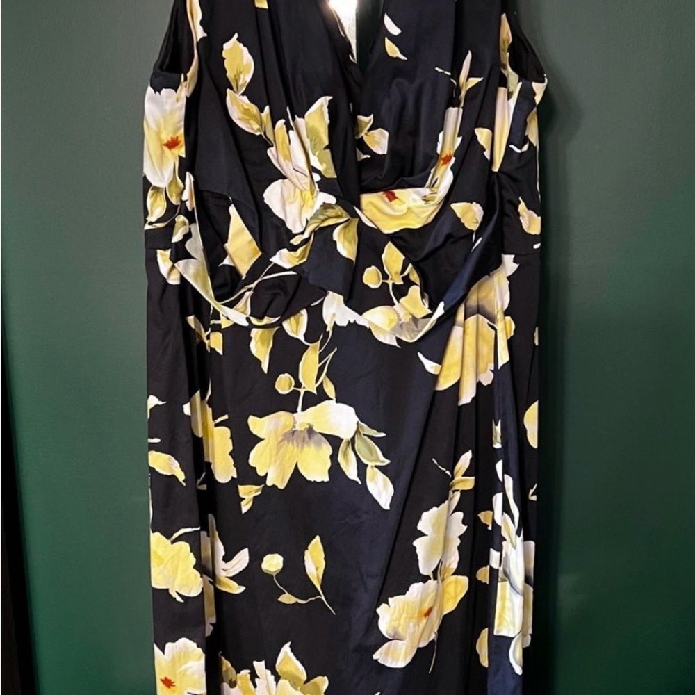Donna Ricco Black and Yellow Floral Maxi Dress